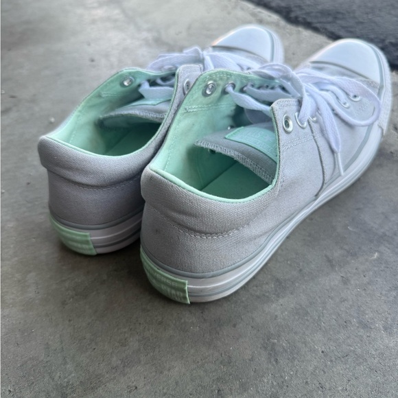 Converse Women’s Grey Size 10.5 - Picture 3 of 6